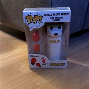 Peanuts Beagle Scout Snoopy Wireless Earbuds with Red Accents